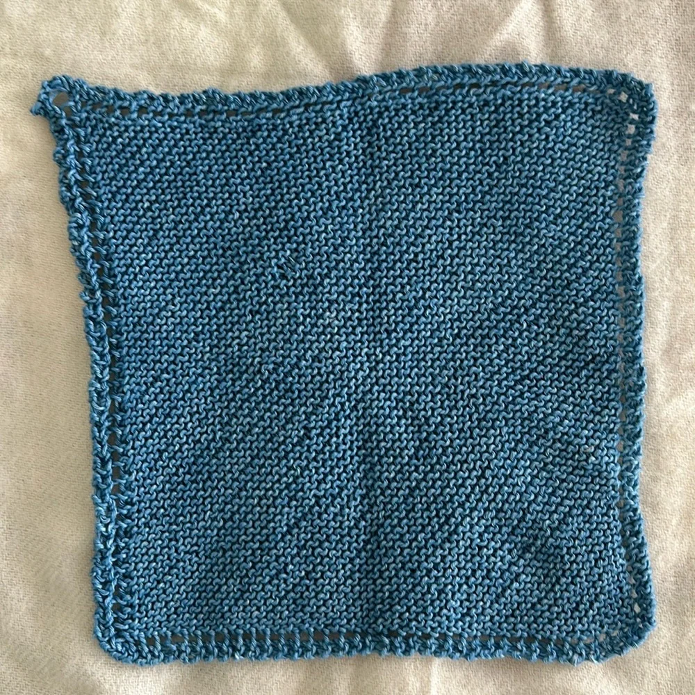 Hand-knit washcloths in blue - Picture 1 of 3
